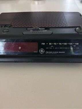 GE Black FM/AM Clock Radio Alarm